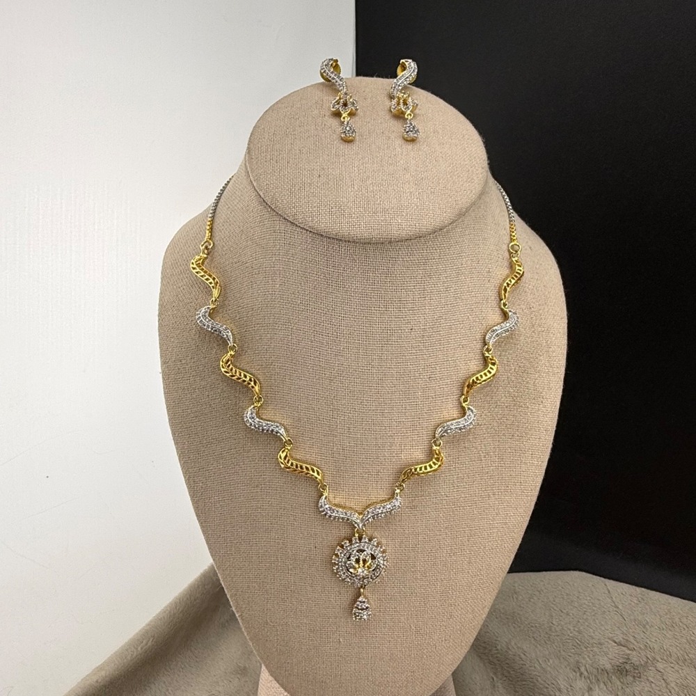 Rhinestone Jewelry Set Gold Silver Tone Wavy Link Dangle Earrings Necklace 17in